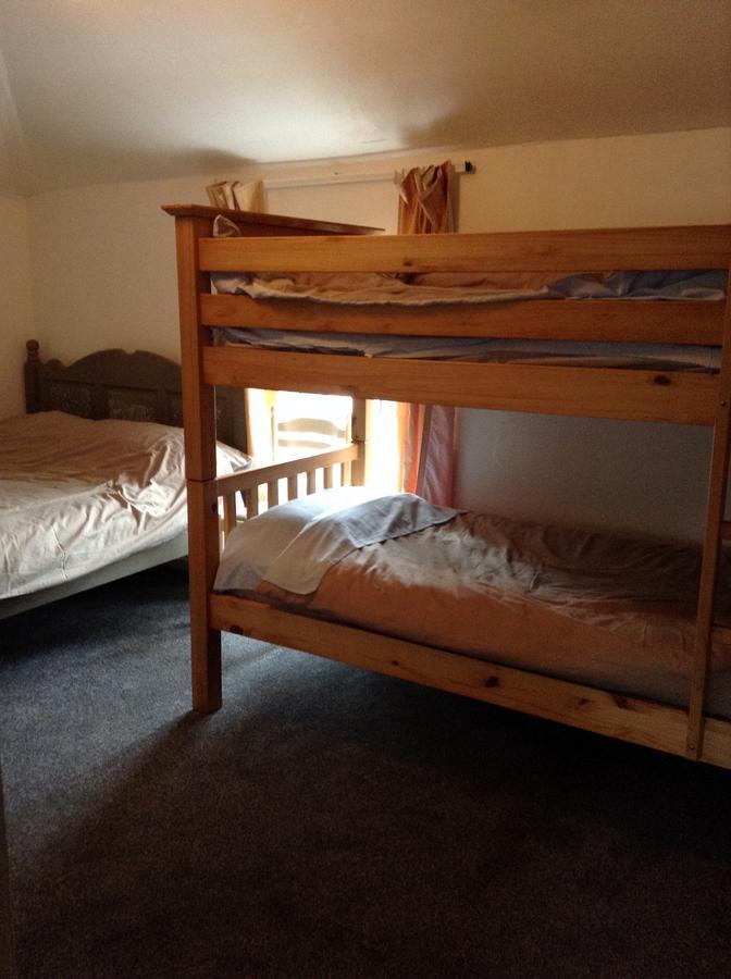 Pantyrathro International Hostel Carmarthen Eksteriør bilde