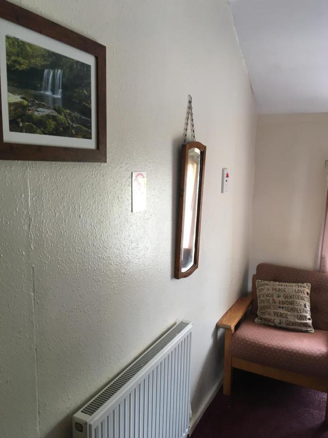 Pantyrathro International Hostel Carmarthen Eksteriør bilde