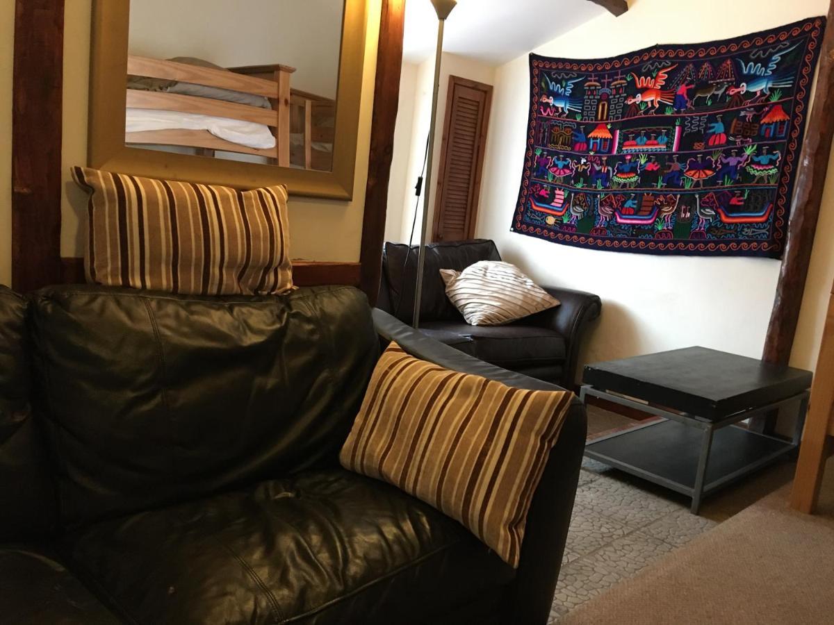 Pantyrathro International Hostel Carmarthen Eksteriør bilde